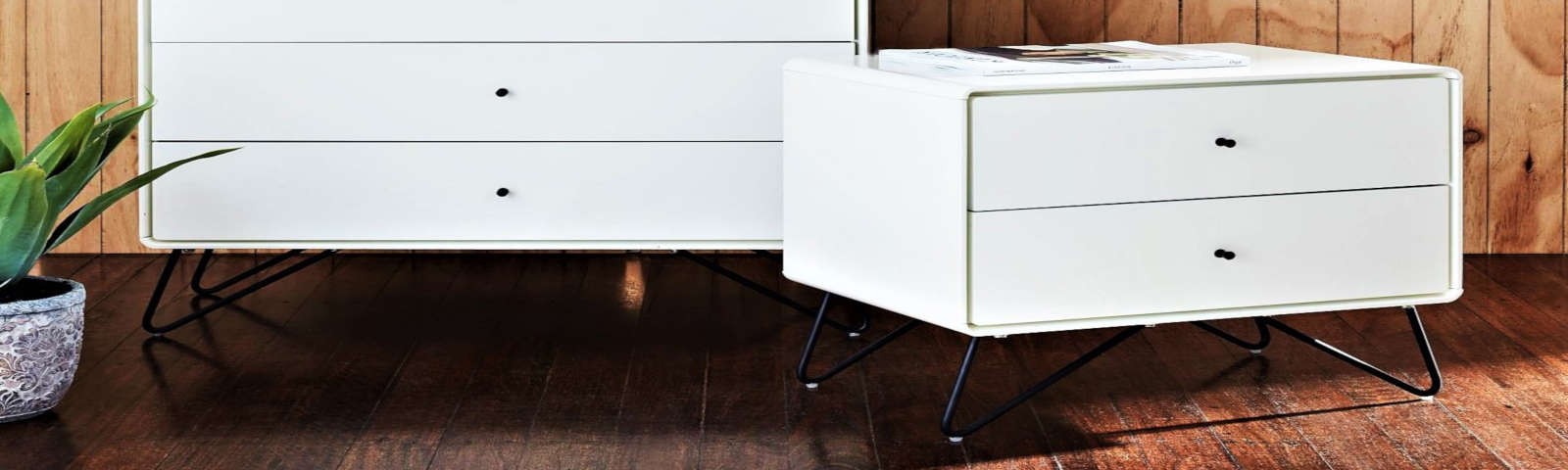 CHEST OF DRAWERS