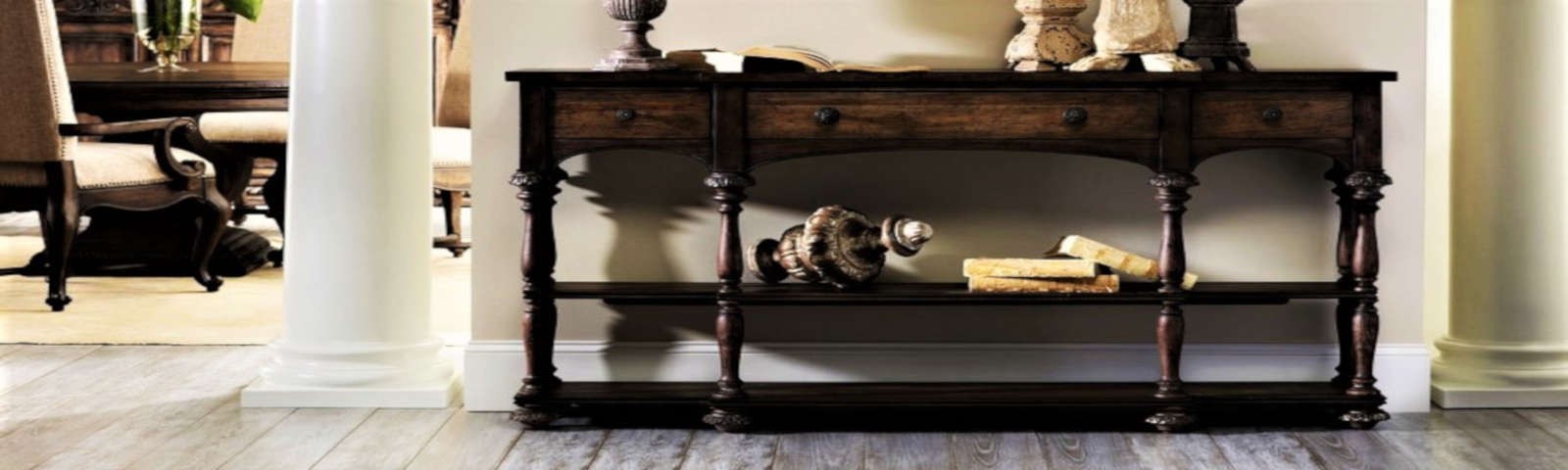 CONSOLE TABLE